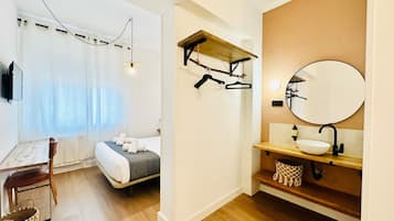 Superior Double Room | Desk, free WiFi