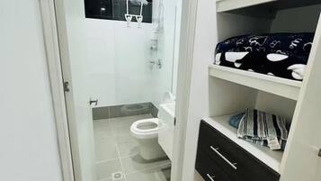 Habitación Deluxe doble, vistas a la ciudad | Baño