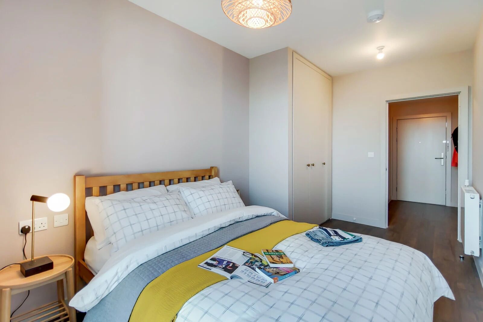 Rideaux occultants, fer et planche à repasser, Wi-Fi gratuit