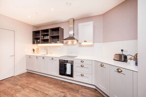 Private kitchen - Canada Gardens (Wembley)