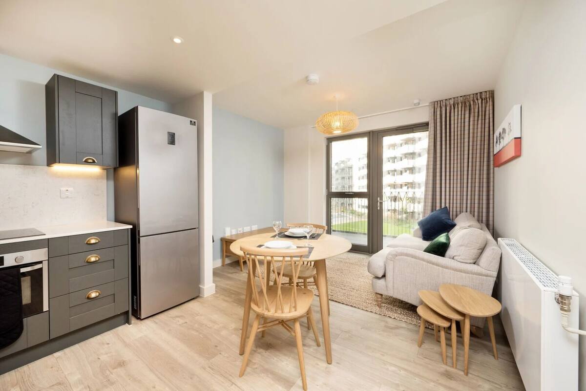 スタジオ キングベッド 1 台 禁煙 | 遮光カーテン、アイロン / アイロン台、WiFi (無料)