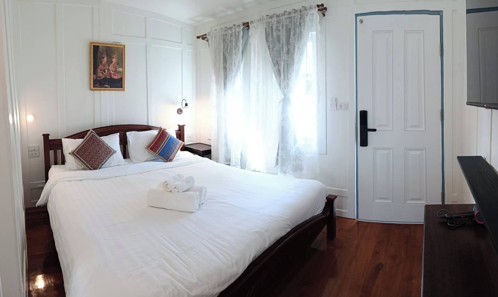 Double Room | Desk, laptop workspace, free WiFi, bed sheets