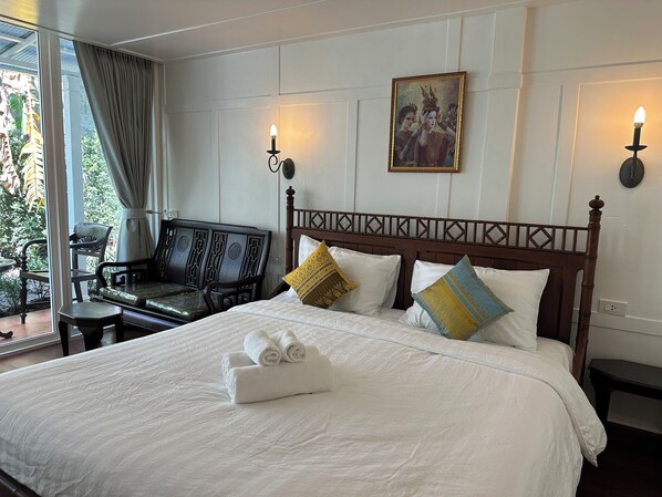 Superior-dobbeltværelse - terrasse | Skrivebord, arbejdsområde til bærbare computere, gratis Wi-Fi, sengetøj