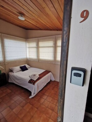 2 chambres, fer et planche à repasser, Wi-Fi, literie fournie