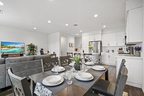 Dining - Charming 3-Bedroom Family Home in Orange – Pet-Friendly & Modern (Orange)