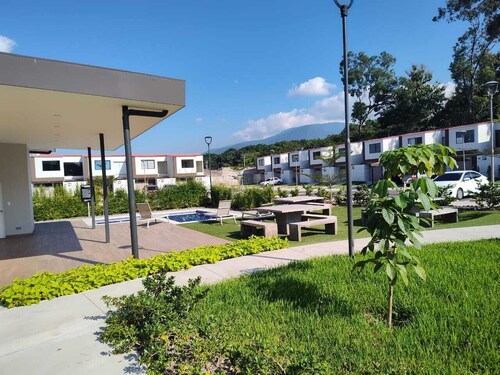 Mioss House, San Juan Opico.