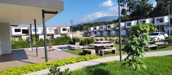 Mioss House, San Juan Opico.