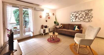 Le 14, 2 bedrooms, A/C, comfort, near highways