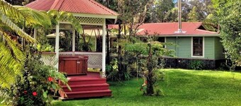 Historic Maid's Quarters Cottage in Volcano Village