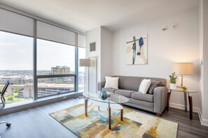 Luxury Apartment, Kitchen | Living area | TV - Atlantic Station West - ASW16G (Stamford)