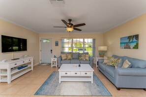 House | 2 bedrooms - Gogo House in Port Charlotte (Port Charlotte)