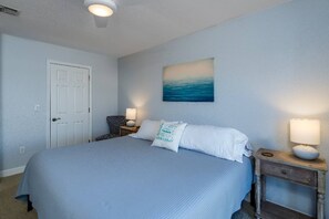 House - Canal Dreams 3 BR 2 BA Pool Home on the Canal (Port Charlotte)