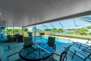 House - Canal Dreams 3 BR 2 BA Pool Home on the Canal (Port Charlotte)