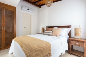 4 bedrooms, iron/ironing board, WiFi, bed sheets - House in Búzios less than 100m from the beach (Vila Luiza Armação dos Búzios)