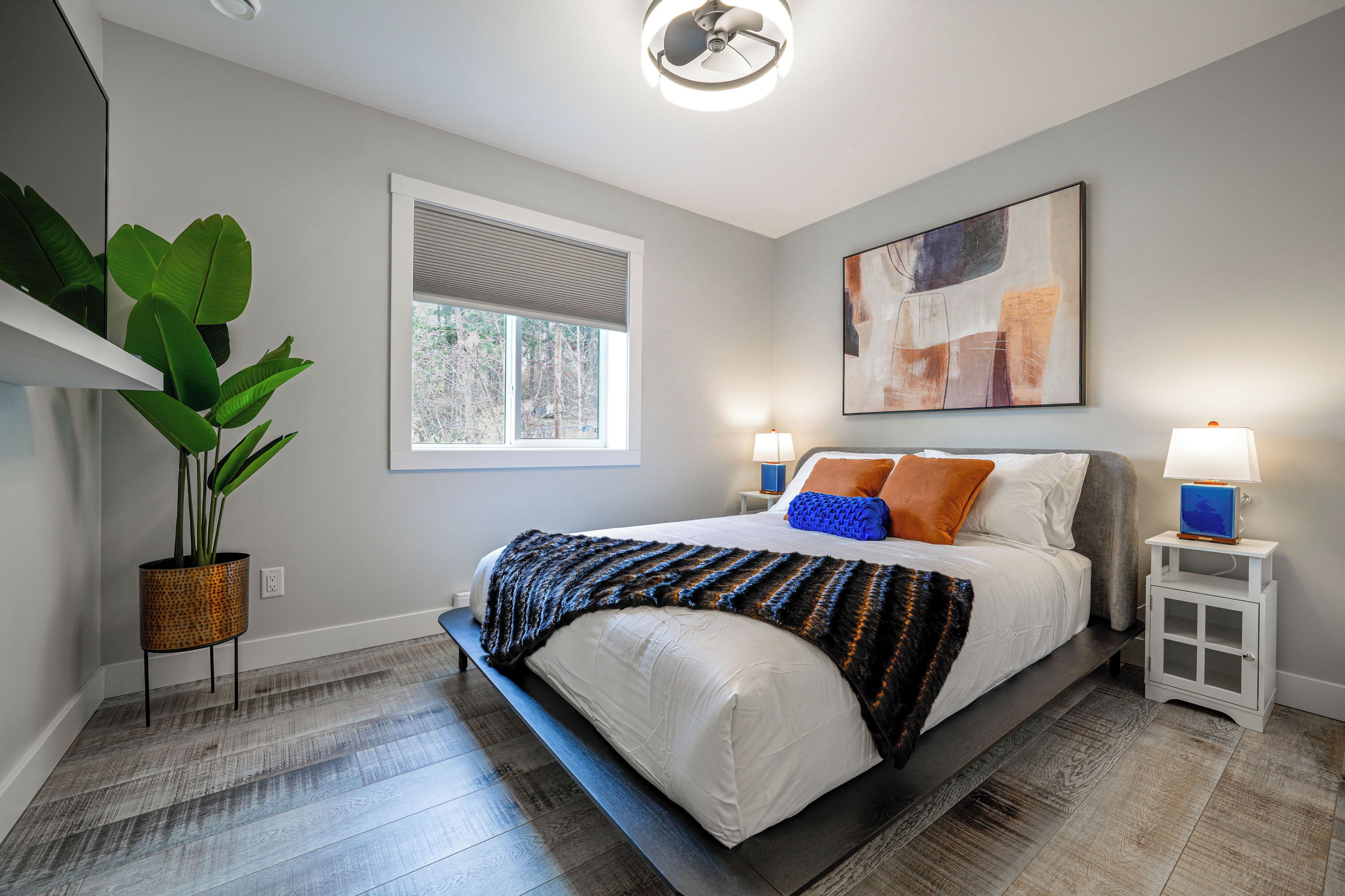 2 bedrooms, iron/ironing board, travel crib, free WiFi