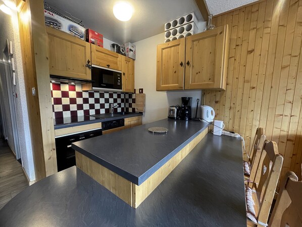 Fridge, microwave, oven, dishwasher