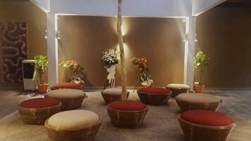 Lobby lounge