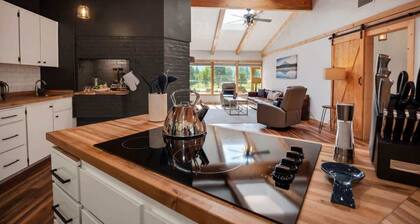 Mountain Retreat, Golf, Hot Tub- Winter Sale