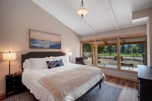 3 室のベッドルーム、デスク、WiFi