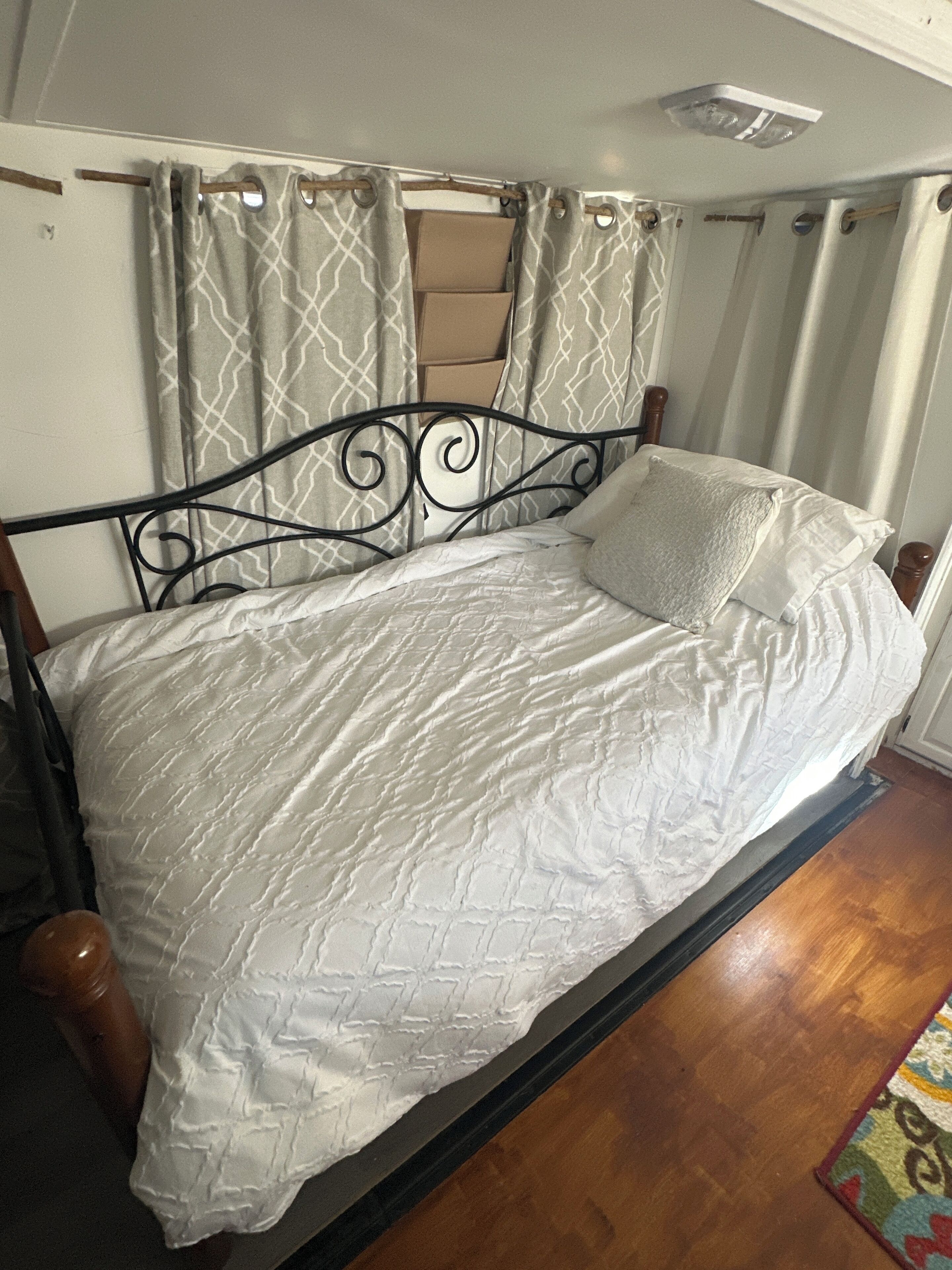 2 bedrooms, iron/ironing board, travel cot, free WiFi