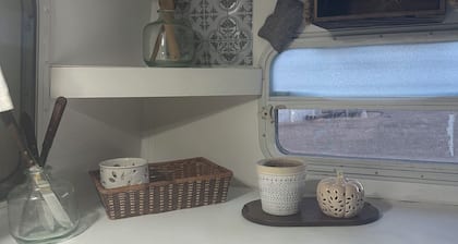 Cozy RV in Snow Hill please enjoy a peaceful relaxing day.