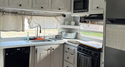 Cozy RV in Snow Hill
