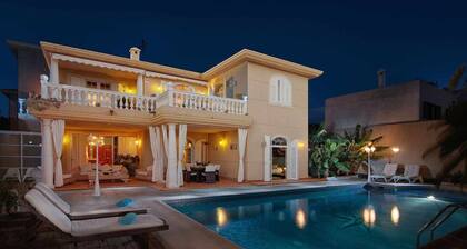 Bayside Concha House Beachfront Oasis With Heated Pool