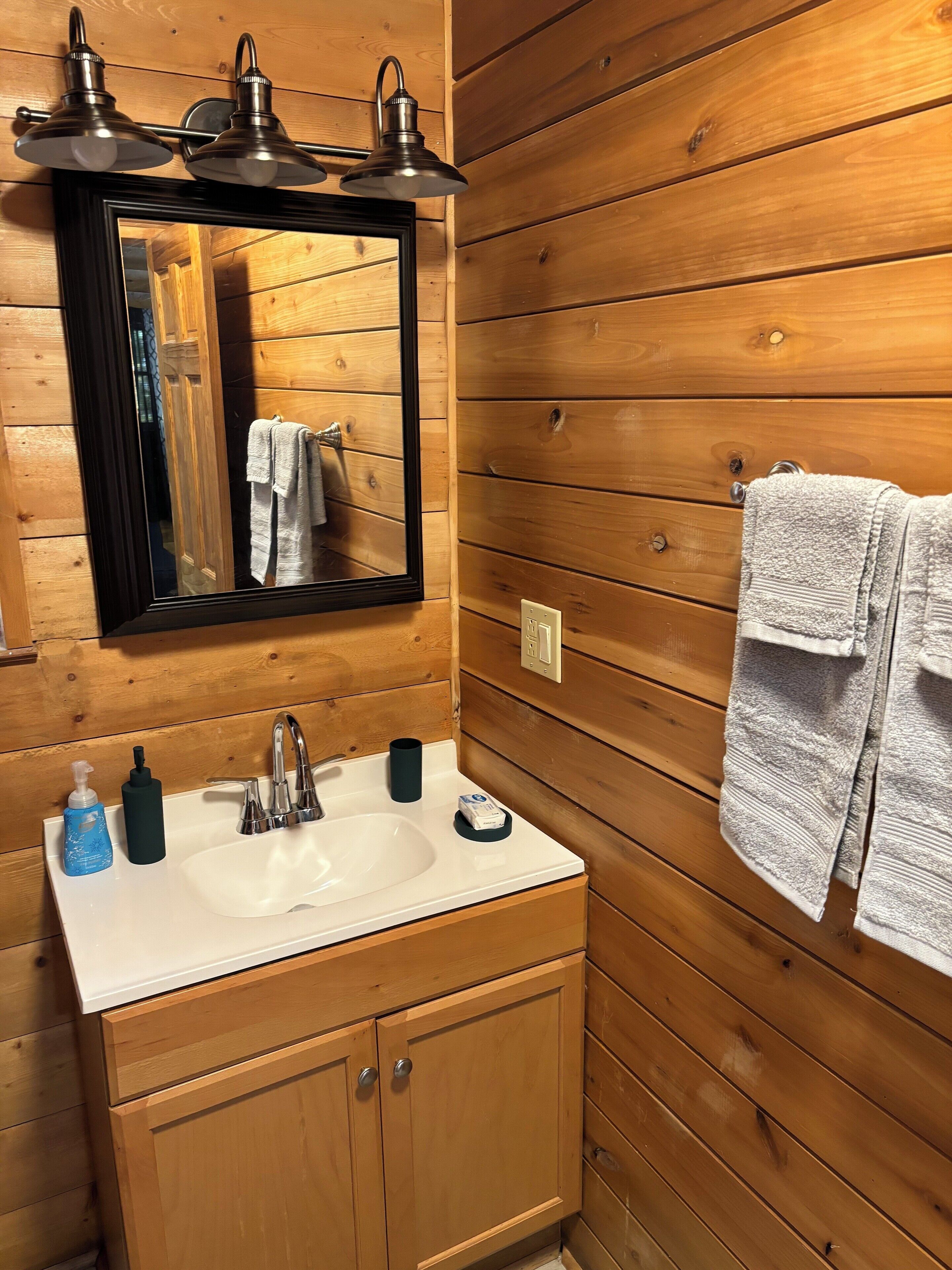 毛巾、肥皂、卫生纸