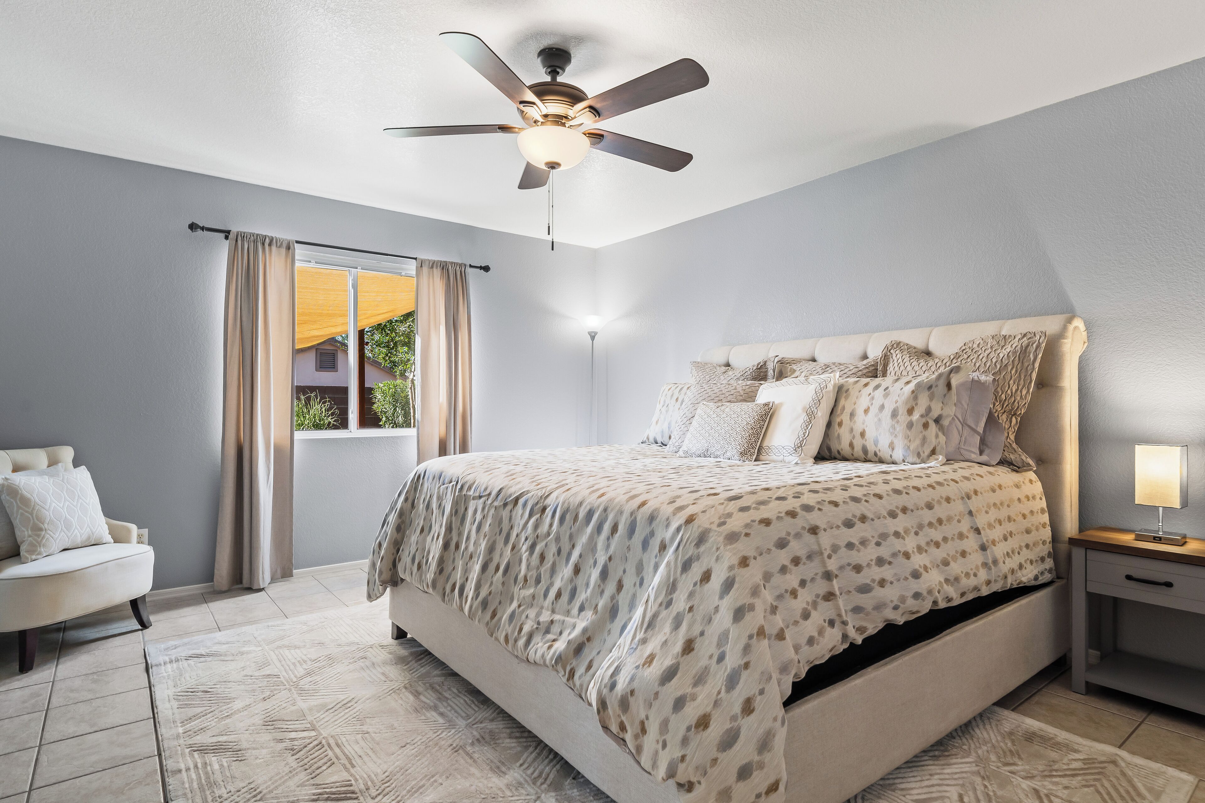 3 bedrooms, desk, iron/ironing board, free WiFi