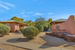 Exterior - Serene Vacation Home - Trails, Golf & Dining! (Marana)