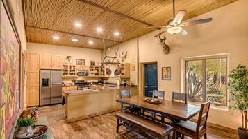 Rumah | 4 kamar tidur