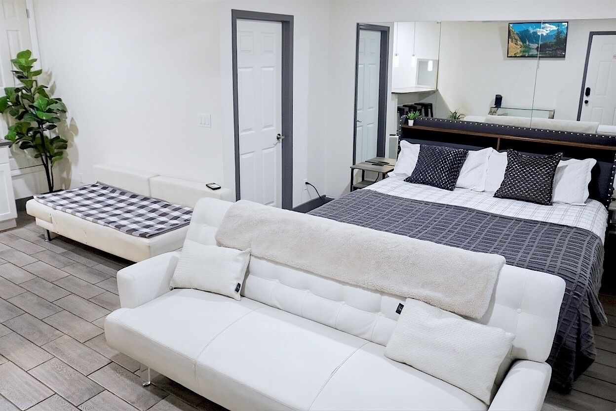 1 bedroom, iron/ironing board, WiFi, bed sheets