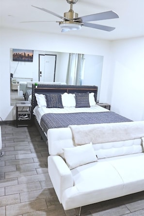 1 bedroom, iron/ironing board, WiFi, bed sheets