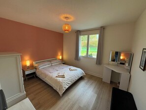 2 Schlafzimmer, Bügeleisen/Bügelbrett, kostenloses WLAN, Bettwäsche