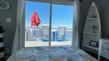 2 bedrooms, desk, iron/ironing board, travel crib