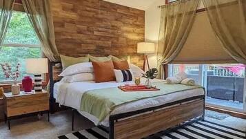 3 bedrooms, iron/ironing board, WiFi, bed sheets