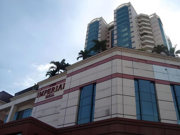 A multi-story building with a sign reading 'IMPERIAL HOTEL' on the facade. - Imperial Hotel Miri (Miri)