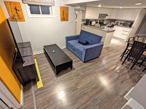 Smart TV, fireplace, DVD player