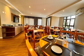 Classic Apartment | Dining - Flats em Moema (São Paulo)