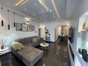 Living area - Deluxe Furnished 2bedroom Apartment. 24h Electricity and Security (Lagos)