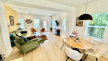 House | 4 bedrooms, Internet