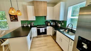 House | 4 bedrooms, Internet