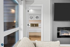 3 habitaciones, tabla de planchar con plancha, wifi y ropa de cama