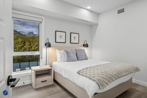 3 bedrooms, iron/ironing board, Internet, bed sheets
