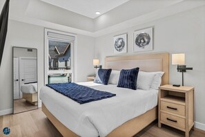 2 bedrooms, iron/ironing board, internet, bed sheets