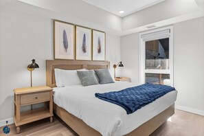 2 habitaciones, tabla de planchar con plancha, internet y ropa de cama 