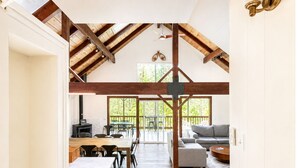 Interior - Sage House - Walking Distance to Lake, Hot Tub, Pet Friendly w/ New AC (Arnold)