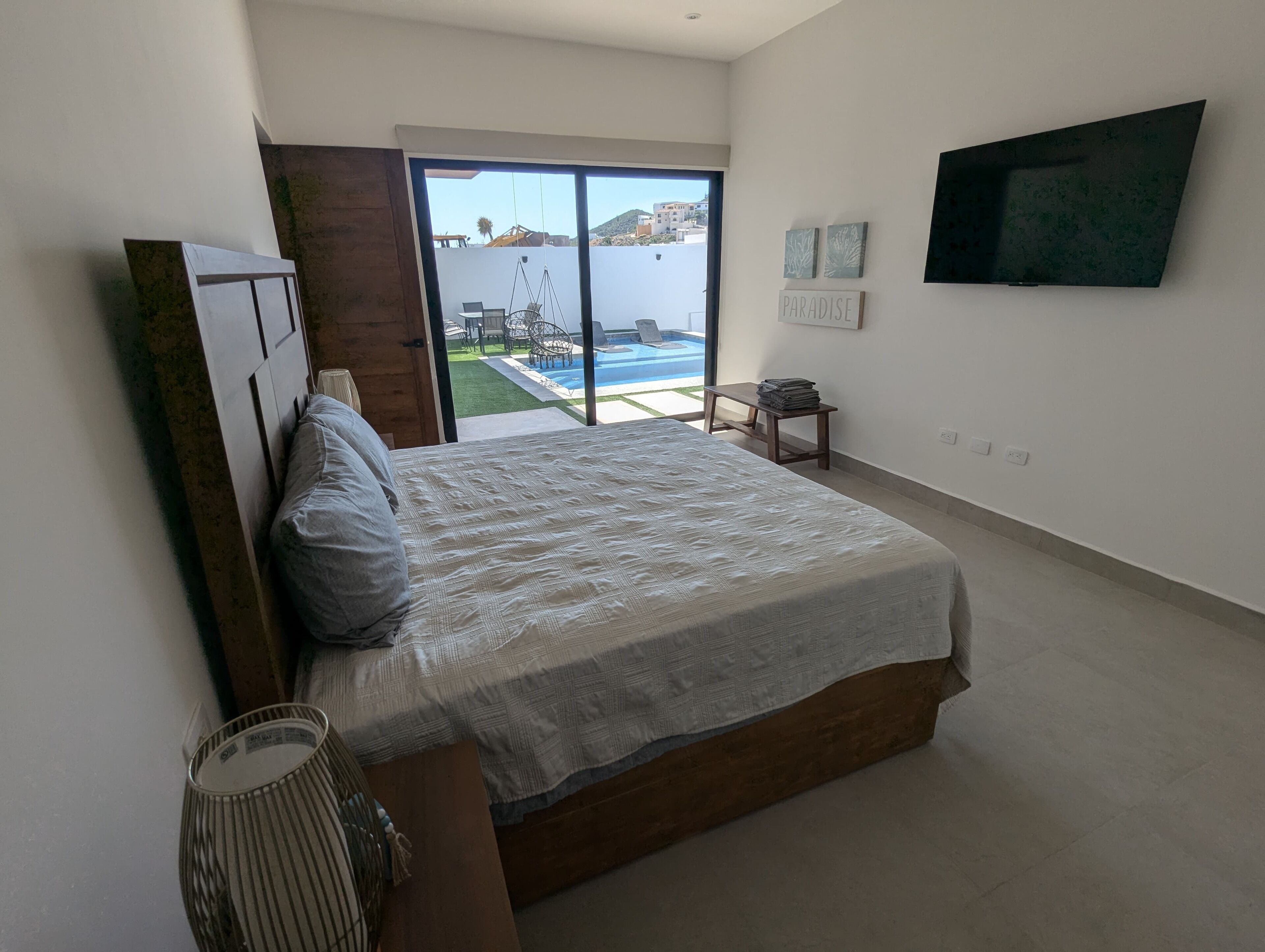 5 bedrooms, WiFi, bed sheets