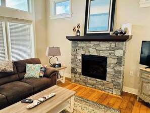 Télévision, cheminée