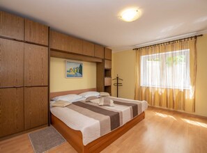 1 bedroom, iron/ironing board, Internet, bed sheets - Elegant Opatija Apartments with Terrace - One Bedroom Apartment with Terrace (Opatija)